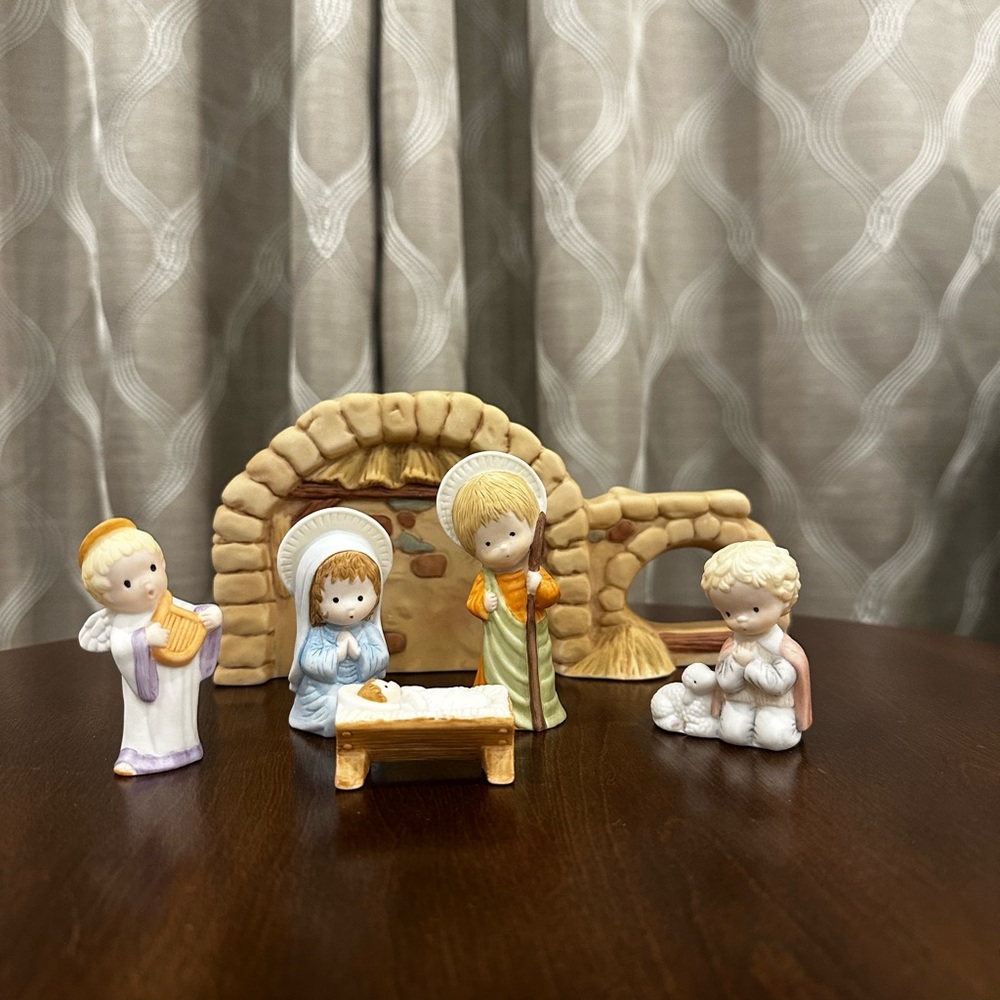 Hallmark Presents The Nativity Collection Inspired by Mary Hamilton